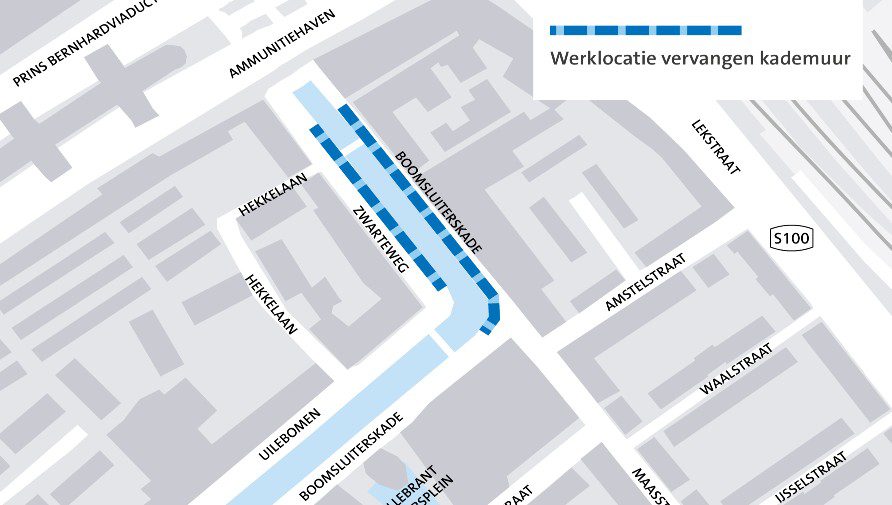 Kaart met daarop de Moonsluiterskade en de Zwarteweg. Met een blauwe streep wordt aangegeven waar de kademuur wordt vervangen.